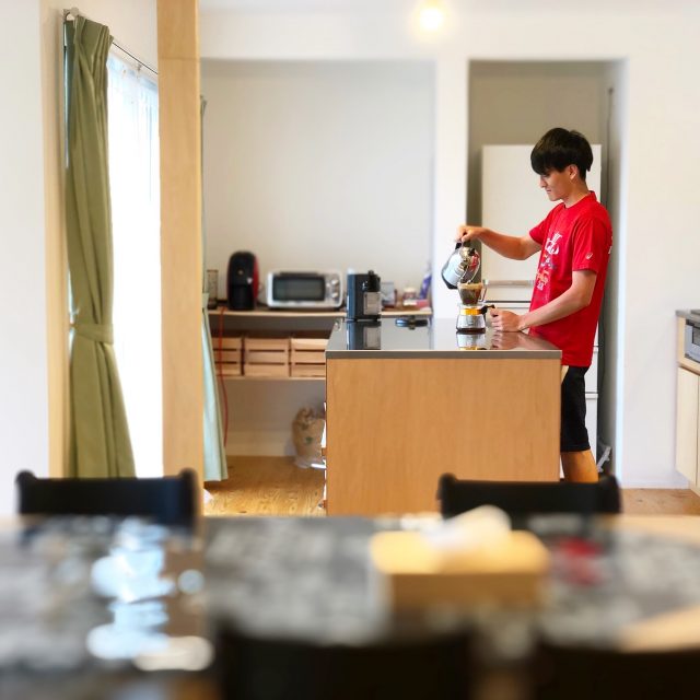 ゲストハウスでくつろぐイメージ写真