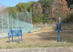 藤田運動公園に寄贈された遊具の画像