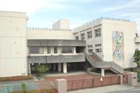 広川中学校の外観写真