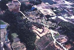 善蔵塚古墳を上空から写した写真